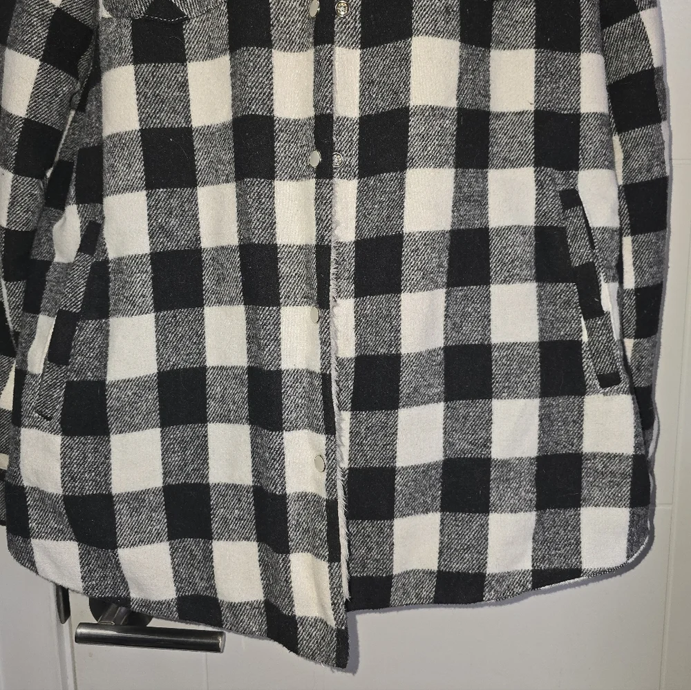 Bluivy Plaid Sherpa Lined Black/White Checkered Shacket Sz L - Picture 4 of 10
